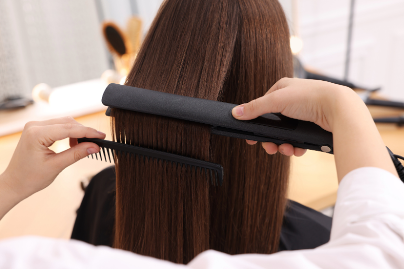 הבדלי החלקות - מהם ההבדלים בין החלקת שיער טבעית לבין שאר סוגי החלקות השיער